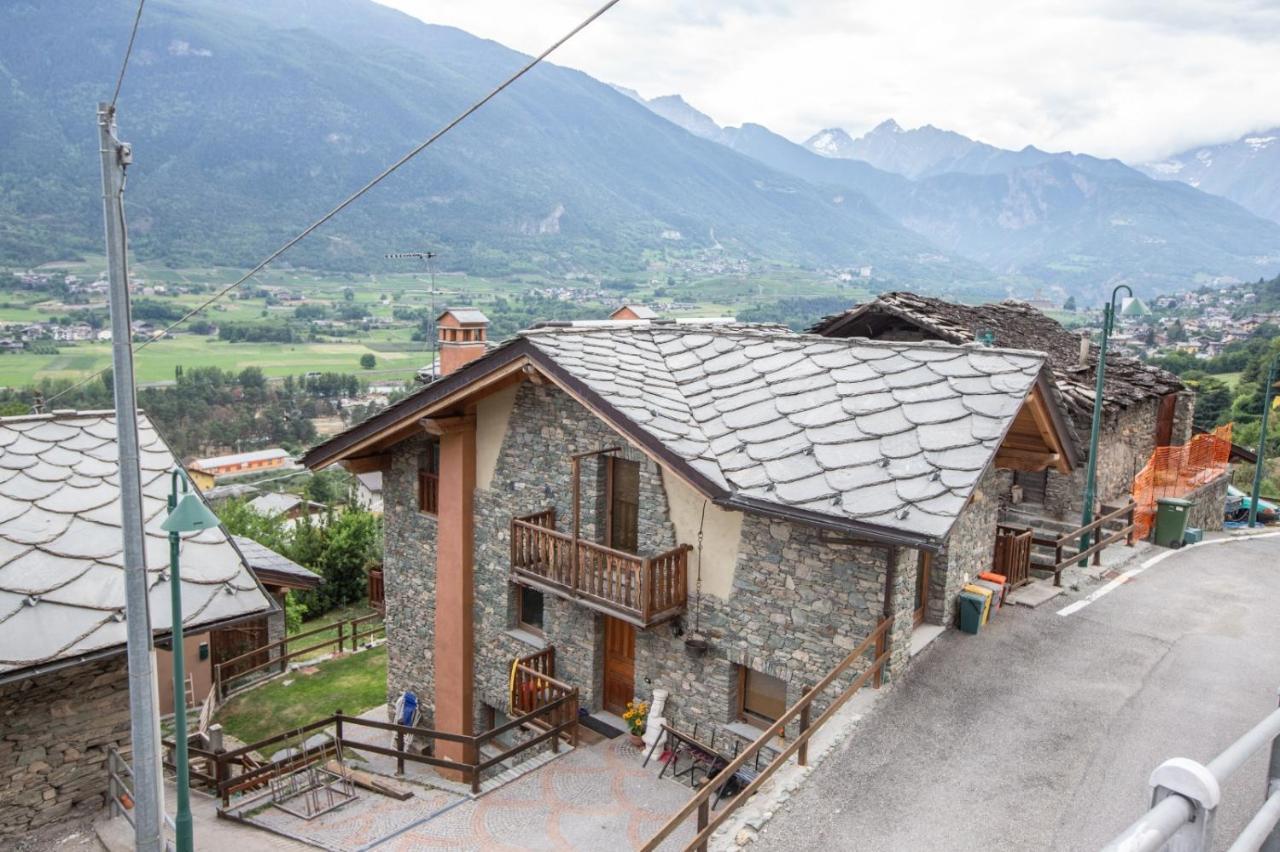 Casa Alpina - Sarre Apartment Aosta Luaran gambar