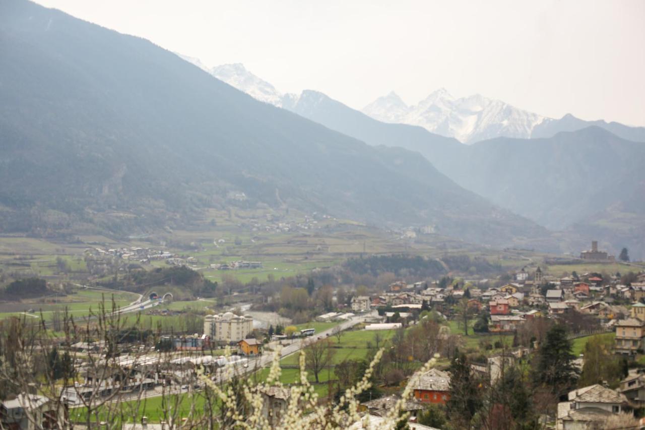 Casa Alpina - Sarre Apartment Aosta Luaran gambar